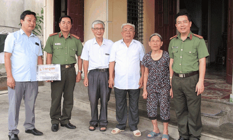 “Người viết chữ đẹp” của Báo Công an Nghệ An