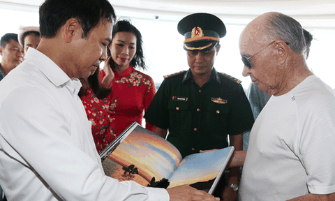 Ông chủ CLB Tottenham: Chưa thấy nơi nào đẹp như Hạ Long