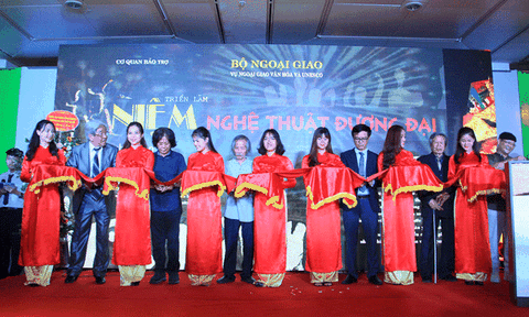 Khai mạc Triển lãm hội họa mang tên “Niệm”