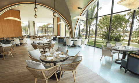 Khu nghỉ “sóng nước” độc đáo tại Nam Hội An