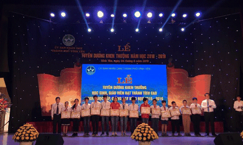 TP Vĩnh Yên tuyên dương khen thưởng học sinh, giáo viên đạt thành tích cao