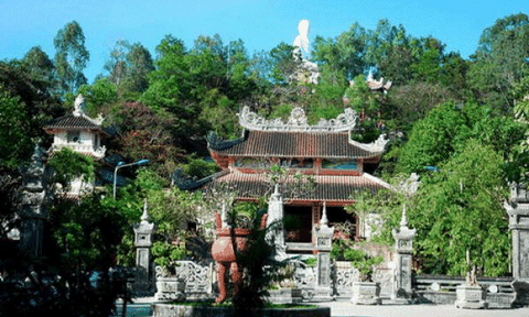 Khám phá nét độc đáo ngôi chùa hơn trăm năm tuổi