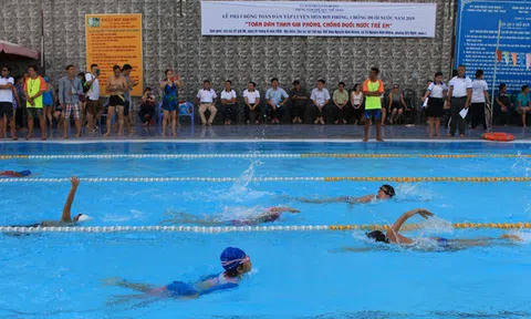 Quận I (TP.HCM): Phát động tập luyện chống đuối nước