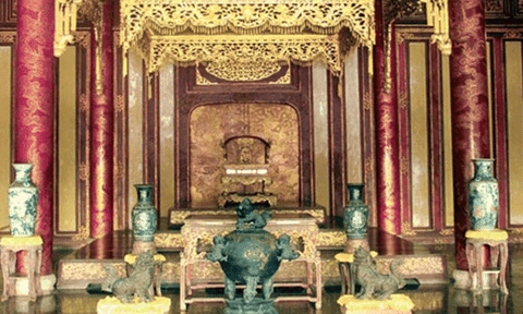 Độc đáo chiếc ngai vàng duy nhất còn lại ở Việt Nam