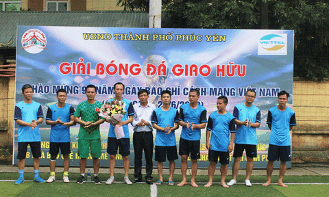TP. Phúc Yên tổ chức thành công giải bóng đá "Tứ hùng"
