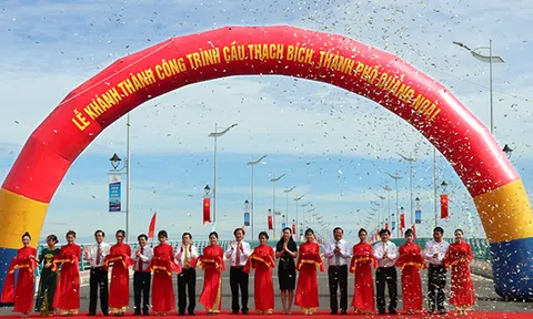 Quảng Ngãi: Thông xe cầu Thạch Bích qua sông Trà Khúc