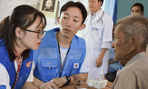 Quảng Ngãi: 4 xã ở Bình Sơn được bác sĩ Hàn Quốc chăm sóc