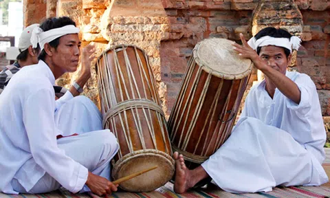 Chất thiêng trong nghệ thuật âm nhạc Chăm