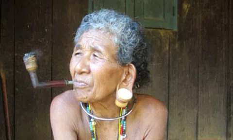 Vai trò của người mẹ Xtieng trong việc giáo dục con cái