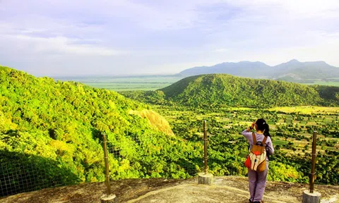 Ai về An Giang, nhớ núi Cô Tô