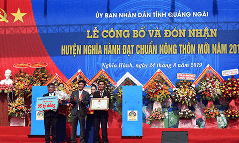 Huyện đầu tiên tỉnh Quảng Ngãi đạt chuẩn nông thôn mới