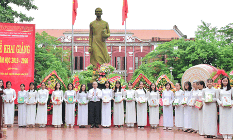 Chủ tịch UBND tỉnh TT Huế dự khai giảng Trường Quốc học 