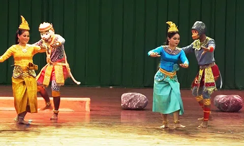 Múa trong sân khấu Ro Băm và Dù Kê, tương đồng và khác biệt