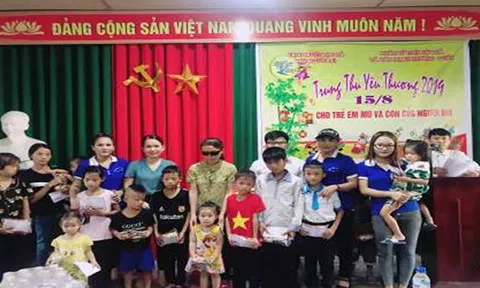 "Trung thu yêu thương" cho trẻ em khiếm thị Lộc Hà
