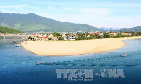 Thừa Thiên Huế: Phát huy tiềm năng du lịch biển Lăng Cô