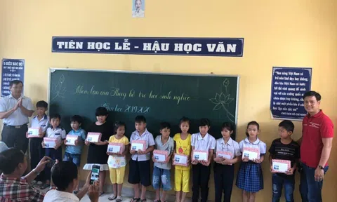 Nhóm công tác thiện nguyện xã Long Thượng, huyện Cần Giuộc