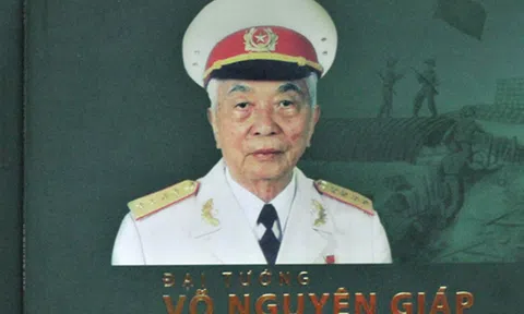 Sách "Đại tướng Võ Nguyên Giáp trong lòng dân" được xuất bản