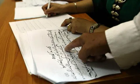 Bảo tồn tiếng nói, chữ viết để giữ gìn bản sắc dân tộc