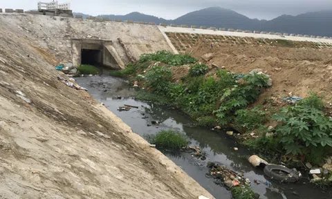 Lộc Hà (Hà Tĩnh): Hàng trăm hộ đang phải sống chung với ô nhiễm?
