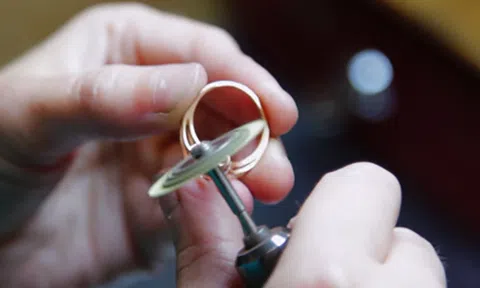 Làng nghề chạm bạc Châu Khê trong tương quan với phố Hàng Bạc