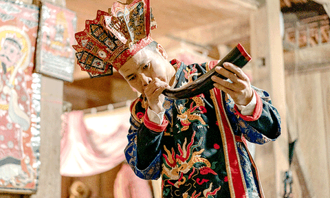 Linh thiêng tiếng tù và của người Dao