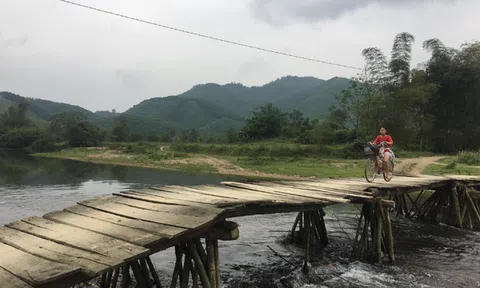 Thanh Chương (Nghệ An): Người dân xã đạt chuẩn NTM mòn mỏi chờ một cây cầu!