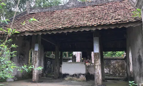 Nghệ An: Đền làng Xuân hàng trăm tuổi kêu cứu!