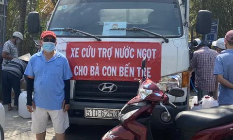 Chuyến đi nghĩa tình, mang nước ngọt về với người dân miền Tây 