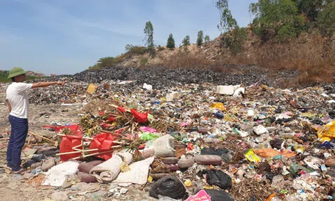 Nghệ An:  Hàng chục năm người dân xã Đô Thành bị “tra tấn” bởi… bãi rác thải