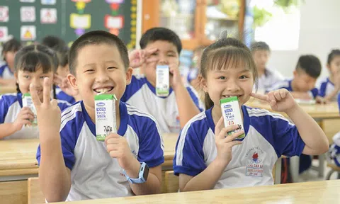 Những giờ uống sữa “vui khỏe, an toàn” của các em học sinh tại TP.HCM