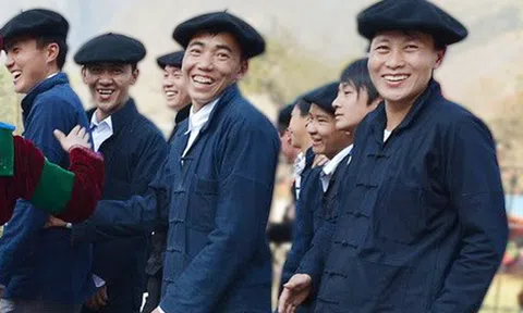 Trang phục nam người Mông