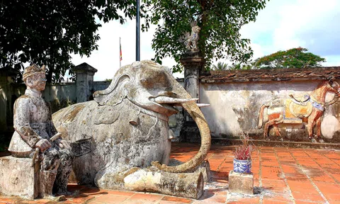 Từ đứa trẻ “kỳ đồng” cho đến thần Bạch Mã