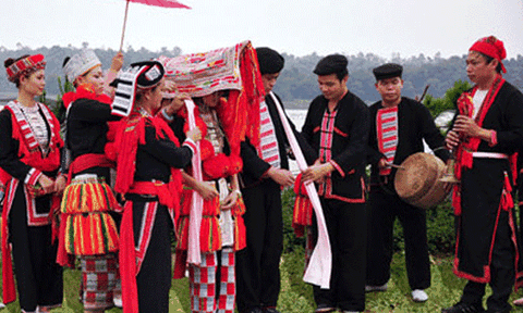 Tính nhân văn trong tục ở rể của người Dao Đỏ ở Tuyên Quang