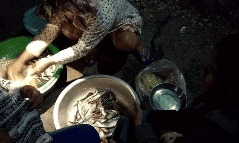 Gặp em giữa "Chợ ma" của Nguyễn Trung Nguyên