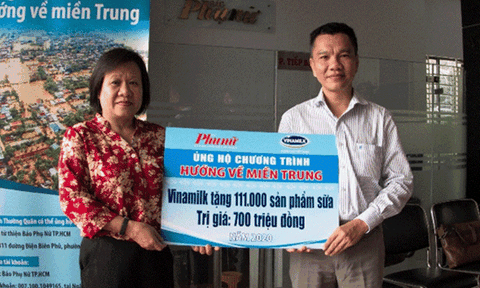 Người lao động Vinamilk góp ngày lương, hỗ trợ miền Trung mùa bão lũ gần 4 tỷ đồng