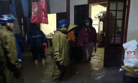 Nghệ An: Nhiều địa phương ngập lụt, địa phương tổ chức sơ tán dân