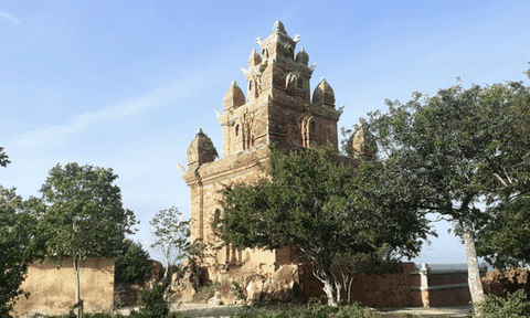 Tháp Pô RôMê - Ngôi tháp lớn của người Chăm