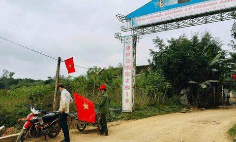 Tân Hương đẩy mạnh việc treo cờ Tổ quốc tại cơ sở tôn giáo