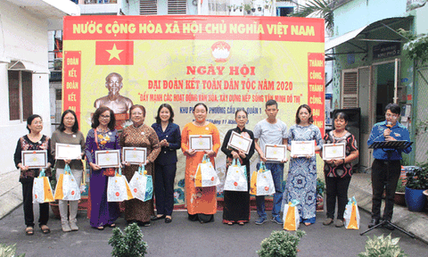 Khu phố 2, 3 phường Cầu Kho tổ chức ngày Hội đoàn kết dân tộc