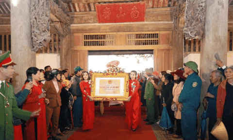 Lễ rước Bằng di tích Quốc gia đặc biệt Đình Hoành Sơn