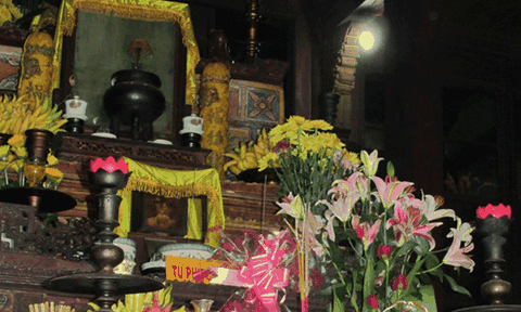 Về những giai thoại và kiến trúc Điện Huệ Nam