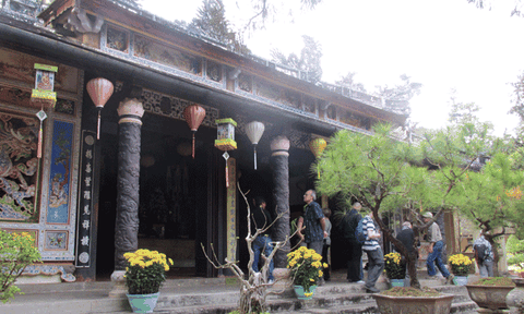 Thăm nơi an nghỉ của các quan thái giám triều Nguyễn