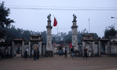  Ly kỳ chuyện cây báng ở đền Quả Sơn