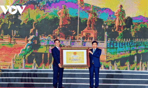 Đón nhận Bằng xếp hạng Di tích lịch sử Quốc gia Khu Di tích Bạch Đằng Giang