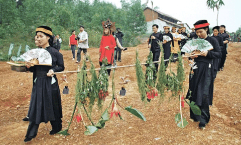 Lễ hội Lượn Hai: Sinh hoạt văn hoá hấp dẫn và huyền diệu không thể bỏ qua