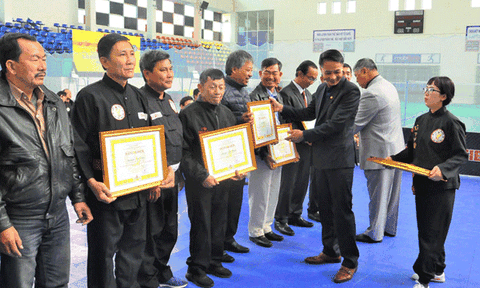 Liên đoàn Võ cổ truyền Việt Nam có đủ thẩm quyền bằng khen?