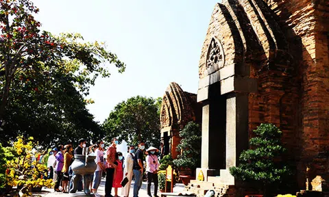 Di tích Tháp Bà Ponagar đảm bảo an toàn cho khách hành hương