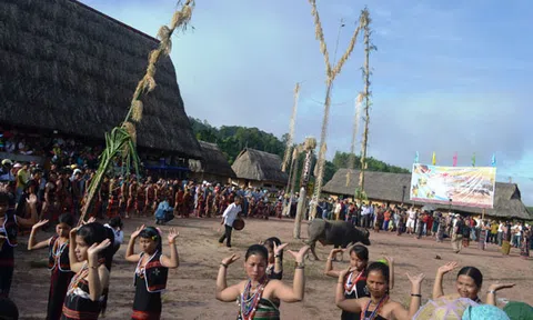 Tục “ngủ duông” để dựng vợ gả chồng của đồng bào Cơ Tu