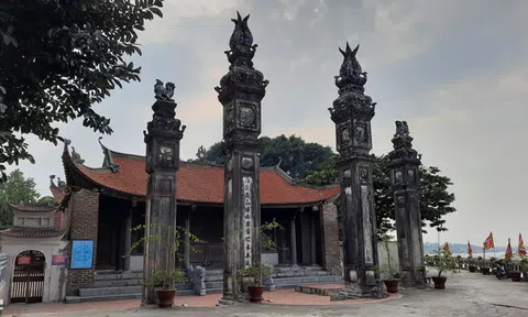 Tản mạn trên bến Tràng Giang	