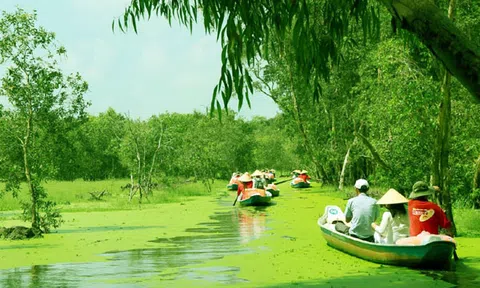 Phát triển mạnh sản phẩm du lịch đặc thù, thích ứng biến đổi khí hậu